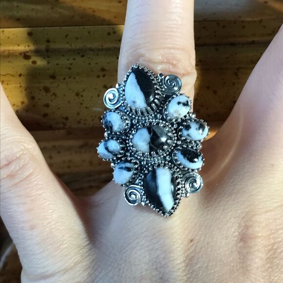 White Buffalo Turquoise Sterling Silver Ring Size 7 - Picture 1 of 9